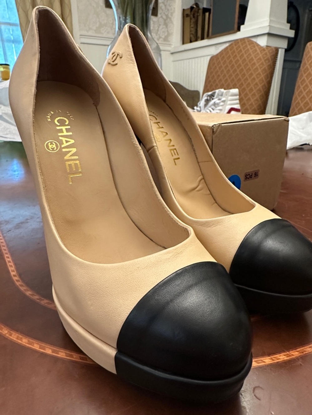 ✔️ CHANEL Cream and Black Two-Tone Platform Pumps - Picture 10 of 10